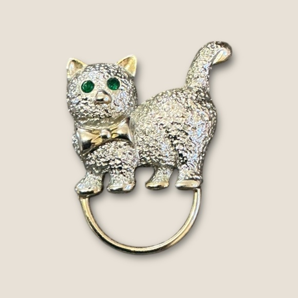 Vintage Cat Brooch Silver with Green Rhinestone Eyes - Picture 2 of 3